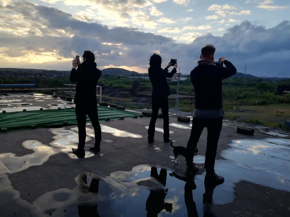 Ghostel 1St - Aventure Alternative - Guest House - Arts-Factory-Experience - For Artists, Makers And Open Minds - Attention, We Are Not A Hotel And Are Not Adapted For Everybody - Read Host Warnings Before Reservation - Www,Providence,Be Asbl Charleroi Eksteriør billede